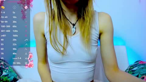 Snapshot of _mari_so chatting on 05.11.26 Scarlett online show from 05.11.26