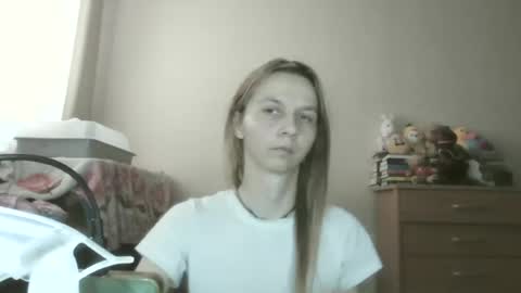 Snapshot of _mari_so chatting on 06.19.26 Scarlett online show from 06.19.26