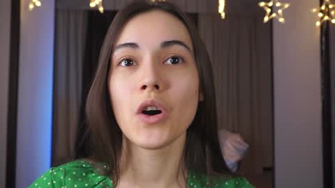 Snapshot of _marvelous_time_ chatting on 12.28.24 Gwen online show from 12.28.24