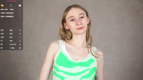 Snapshot of _marvelous_time_ chatting on 09.12.25 Gwen online show from 09.12.25