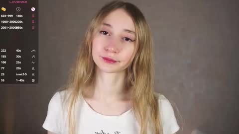 Snapshot of _marvelous_time_ chatting on 09.29.25 Gwen online show from 09.29.25