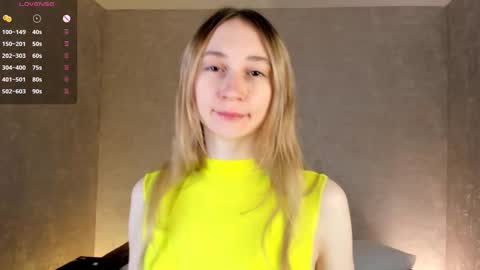 Snapshot of _marvelous_time_ chatting on 10.11.25 Gwen online show from 10.11.25