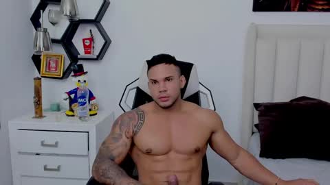 Snapshot of _matthew_santos_ chatting on 12.14.24 _matthew_santos_ online show from 12.14.24