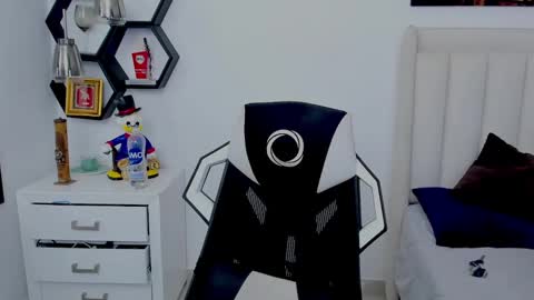 Snapshot of _matthew_santos_ chatting on 12.15.24 _matthew_santos_ online show from 12.15.24