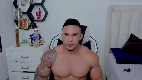 Snapshot of _matthew_santos_ chatting on 12.16.24 _matthew_santos_ online show from 12.16.24