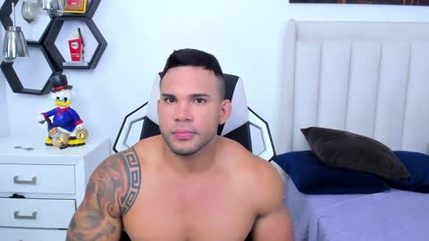 Snapshot of _matthew_santos_ chatting on 01.23.25 _matthew_santos_ online show from 01.23.25