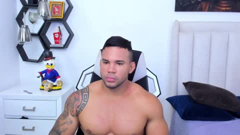 Snapshot of _matthew_santos_ chatting on 01.24.25 _matthew_santos_ online show from 01.24.25