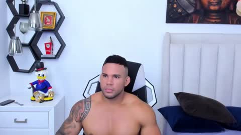 Snapshot of _matthew_santos_ chatting on 01.25.25 _matthew_santos_ online show from 01.25.25