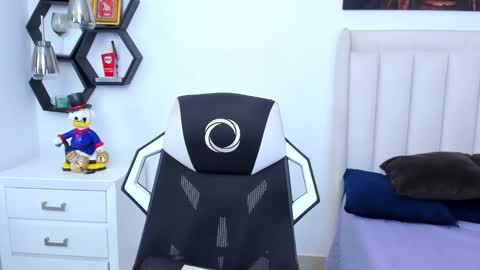 Snapshot of _matthew_santos_ chatting on 01.29.25 _matthew_santos_ online show from 01.29.25