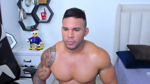 Snapshot of _matthew_santos_ chatting on 02.02.25 _matthew_santos_ online show from 02.02.25