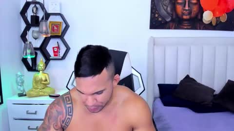 Snapshot of _matthew_santos_ chatting on 09.17.25 _matthew_santos_ online show from 09.17.25