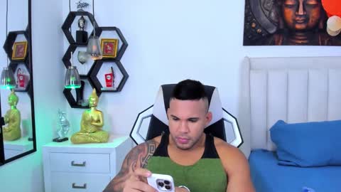 Snapshot of _matthew_santos_ chatting on 09.30.25 _matthew_santos_ online show from 09.30.25