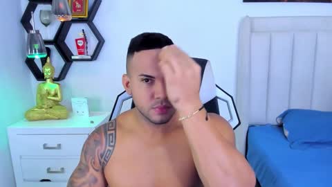 Snapshot of _matthew_santos_ chatting on 10.19.25 _matthew_santos_ online show from 10.19.25