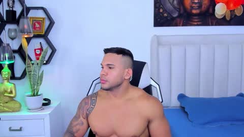 Snapshot of _matthew_santos_ chatting on 10.30.25 _matthew_santos_ online show from 10.30.25