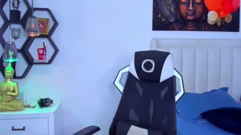 Snapshot of _matthew_santos_ chatting on 11.06.25 _matthew_santos_ online show from 11.06.25