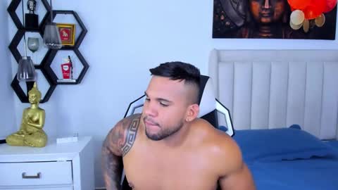 Snapshot of _matthew_santos_ chatting on 11.27.25 _matthew_santos_ online show from 11.27.25