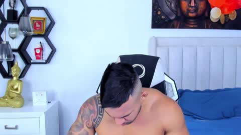 Snapshot of _matthew_santos_ chatting on 11.29.25 _matthew_santos_ online show from 11.29.25