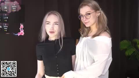 Snapshot of _medal_of_horny_ chatting on 09.12.25 Elva and Kate online show from 09.12.25