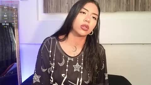 Snapshot of _meduusaa chatting on 10.20.25 medusa online show from 10.20.25