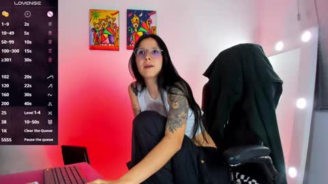 Snapshot of _megganjobs chatting on 02.13.25 Juli online show from 02.13.25