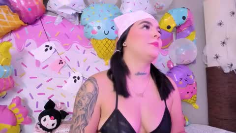 Snapshot of _melodyblossom_ chatting on 11.01.25 _melodyblossom_ online show from 11.01.25