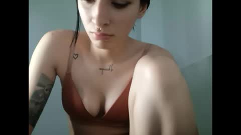 Mia-foster online show from 02.20.25