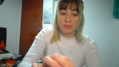 Snapshot of _mia_foster1 chatting on 04.05.26 Mia-foster online show from 04.05.26