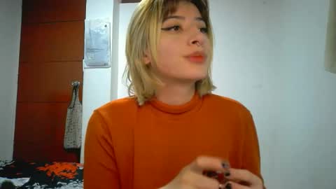 Snapshot of _mia_foster1 chatting on 04.17.26 Mia-foster online show from 04.17.26