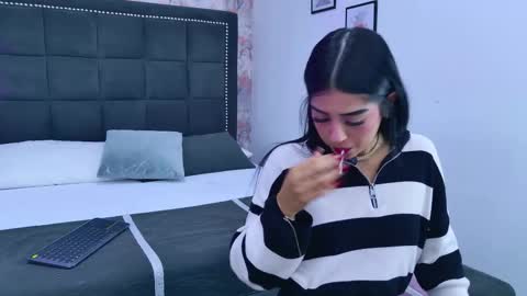 Mia Monroe online show from 01.12.26