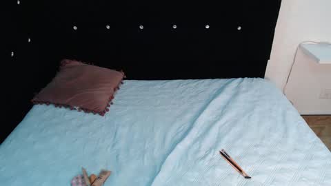 Snapshot of _miaaleon chatting on 01.13.25 Mia online show from 01.13.25