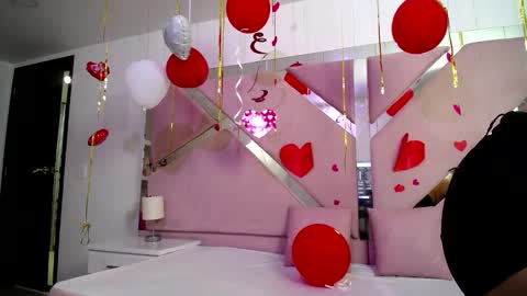 Snapshot of _miaaleon chatting on 02.15.25 Mia online show from 02.15.25