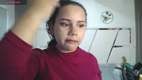 Snapshot of _miaaleon chatting on 09.22.25 Mia online show from 09.22.25