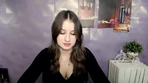 Snapshot of _miaangel_ chatting on 11.13.25 Mia online show from 11.13.25