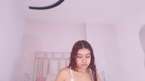 Snapshot of _miavelvet chatting on 06.25.26 Mia online show from 06.25.26