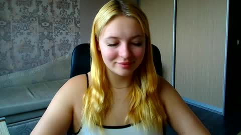 Snapshot of _mila_la_ chatting on 06.29.26 Melanie online show from 06.29.26