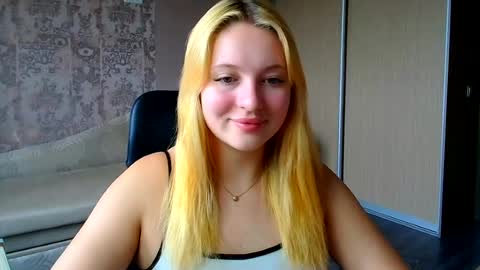 Snapshot of _mila_la_ chatting on 07.13.26 Melanie online show from 07.13.26