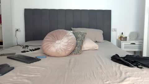 Snapshot of _milagoddess chatting on 03.03.25 AstrideVonTeese online show from 03.03.25