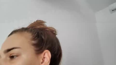 Snapshot of _milagoddess chatting on 09.22.25 AstrideVonTeese online show from 09.22.25