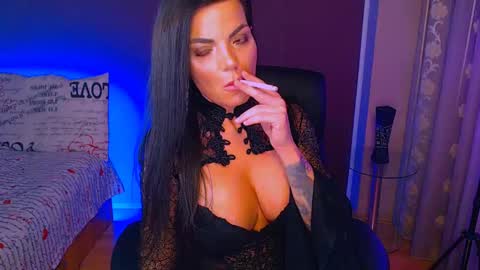 Snapshot of _milani_ chatting on 03.01.25 Milani online show from 03.01.25