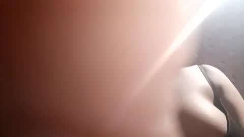 Snapshot of _milkytitsmomxx_ chatting on 03.08.25 _milkytitsmomxx_ online show from 03.08.25