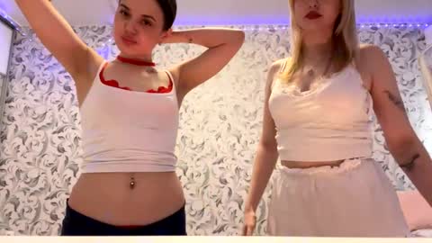 Snapshot of _mimilana_ chatting on 04.08.26 Lana online show from 04.08.26