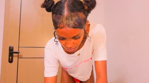 Mimi online show from 04.10.26