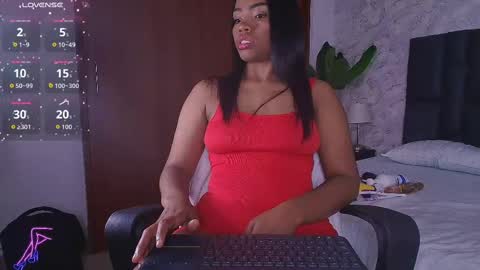 Snapshot of _mishell chatting on 10.22.25 Mishell online show from 10.22.25