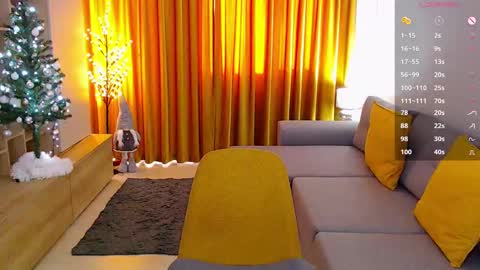 Snapshot of _miss_mia chatting on 12.18.24 Mia online show from 12.18.24