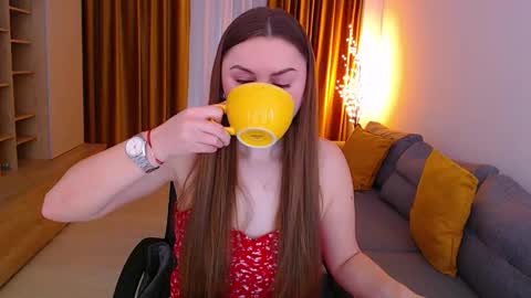 Mia online show from 03.25.26