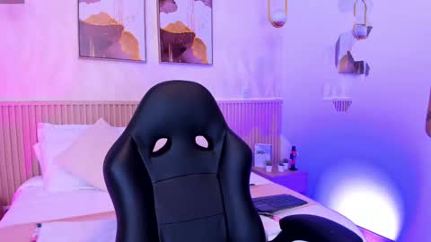 Snapshot of _missy_miller chatting on 10.24.25 _missy_miller online show from 10.24.25