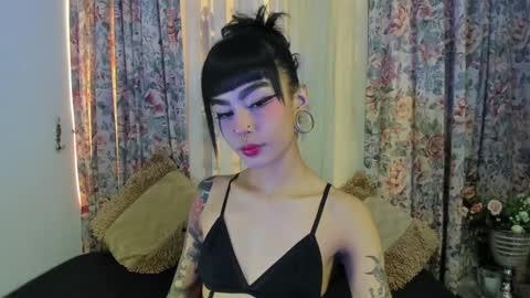 Snapshot of _mizuki chatting on 01.21.25 mizuki online show from 01.21.25