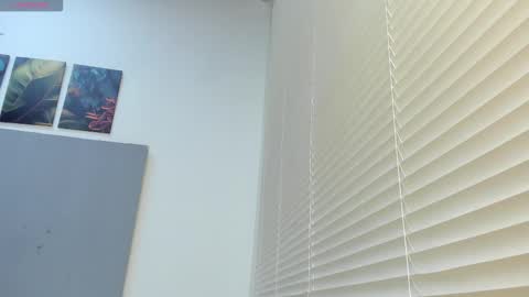 Snapshot of _molly_rosse_ chatting on 10.22.25 _molly_rosse_ online show from 10.22.25