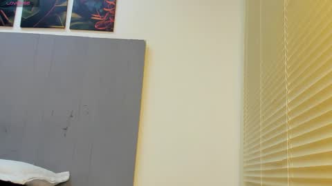 Snapshot of _molly_rosse_ chatting on 10.29.25 _molly_rosse_ online show from 10.29.25