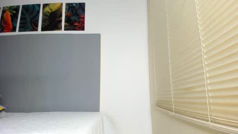 Snapshot of _molly_rosse_ chatting on 11.18.25 _molly_rosse_ online show from 11.18.25